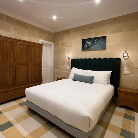 Traditional Maltese Apartment *